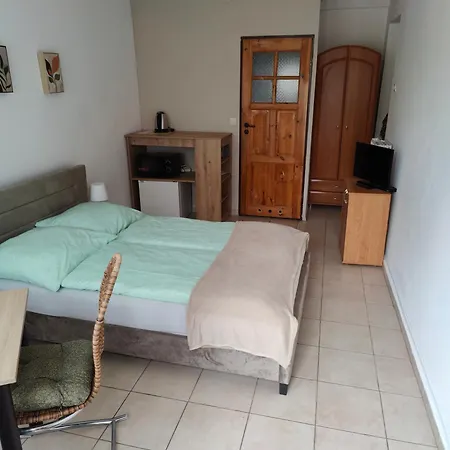 Wojtek Homestay *
